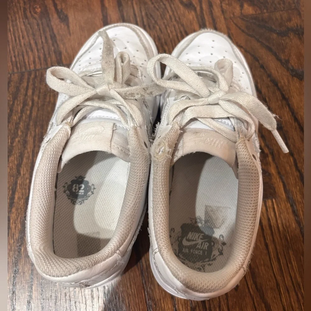 Nike Kids Air Force 1 White Sneakers Size 2.5 Youth